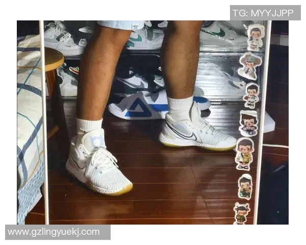 高帮足球鞋球星上脚图鉴赏:展示顶级球员的实战魅力与穿搭风格